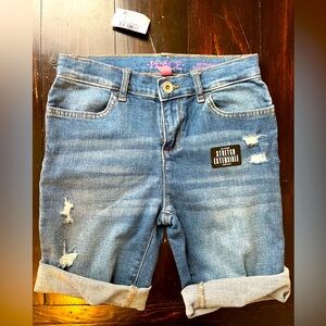 girls stretch jean shorts. size 10. New with tag.